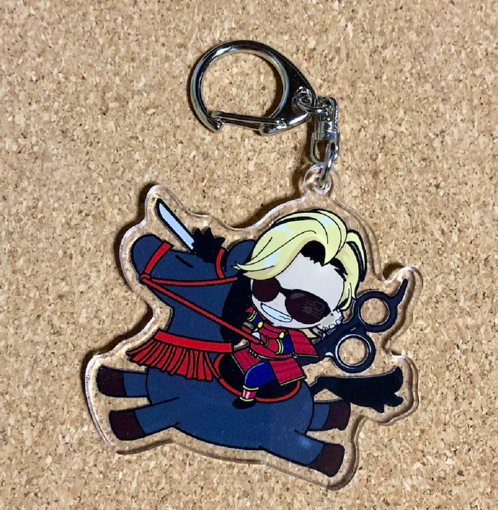 アトリエしろのオリジナルグッズ・人斬りちゃん丙午のアクキーです。 サイズは約６センチ。丙午に乗った人斬りちゃんが2026年を駆け上がります!!